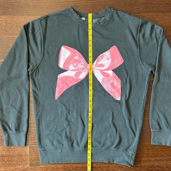 NWT urban outfitters overdyed bow pullover sweatshirt - Picture 6 of 6